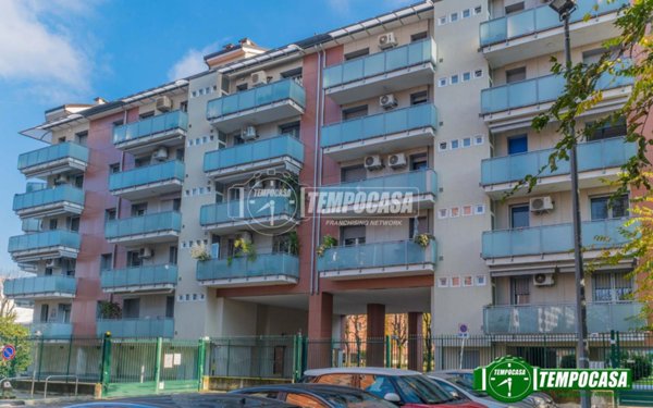 appartamento in vendita a Milano in zona Quarto Oggiaro