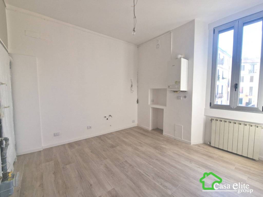 appartamento in vendita a Milano in zona Corvetto