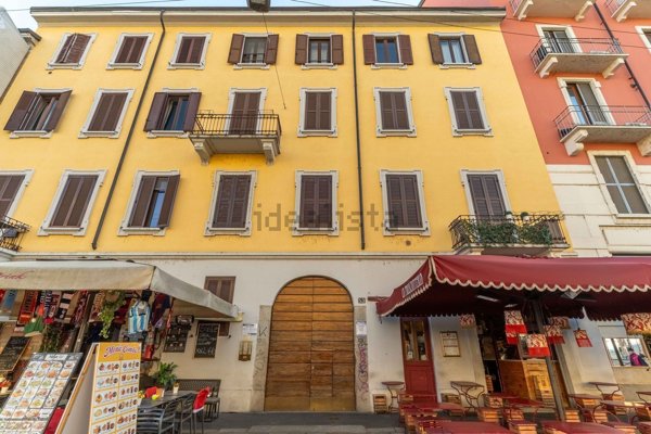 appartamento in vendita a Milano in zona Porta Genova