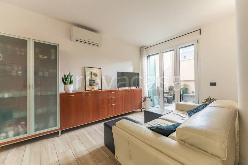 appartamento in vendita a Milano in zona Dergano