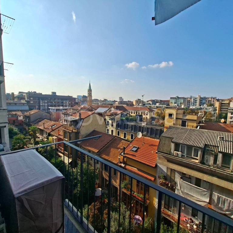 appartamento in vendita a Milano in zona Ghisolfa