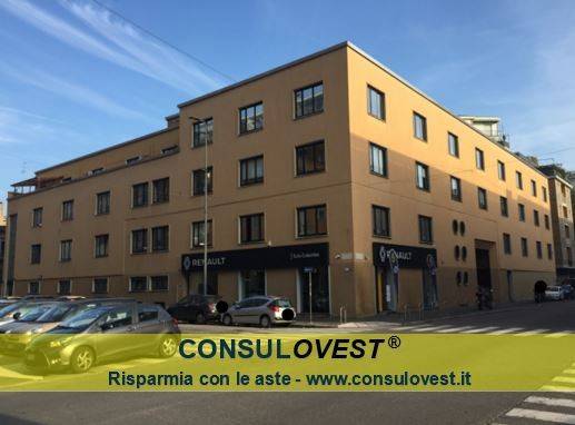 negozio in vendita a Milano in zona Crescenzago