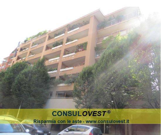 appartamento in vendita a Milano in zona Adriano