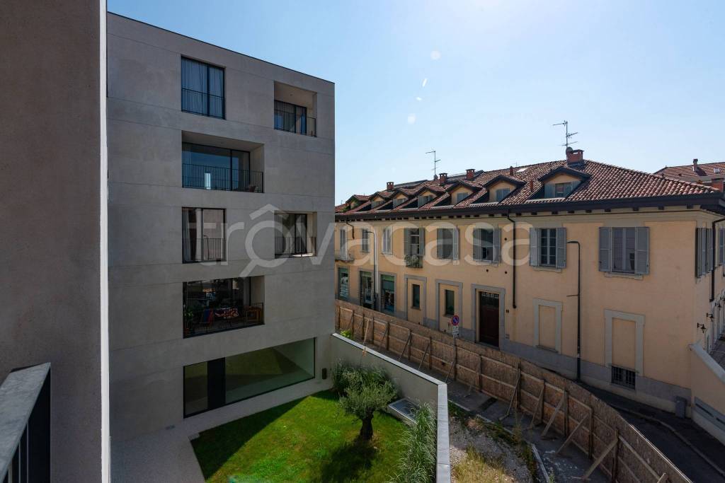 appartamento in vendita a Milano in zona Adriano