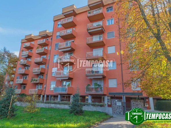appartamento in vendita a Milano in zona Baggio