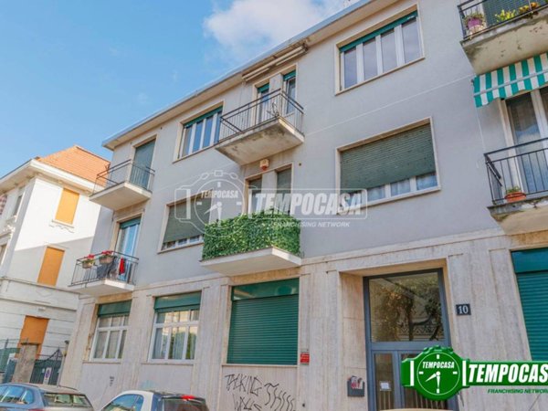 appartamento in vendita a Milano in zona Baggio