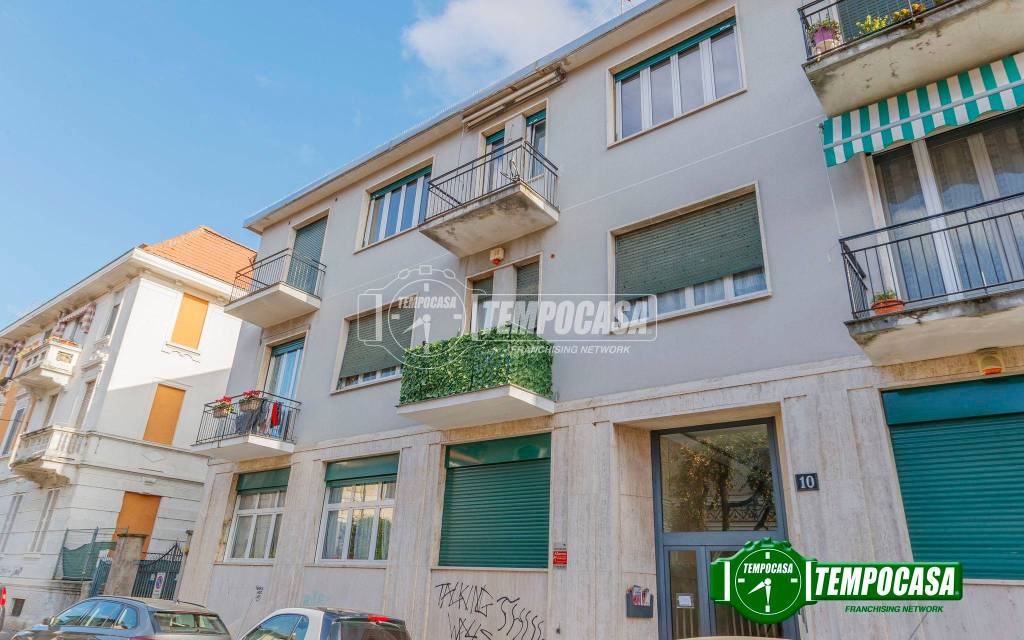 appartamento in vendita a Milano in zona Baggio