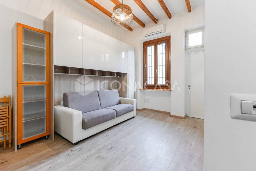 appartamento in vendita a Milano in zona Loreto