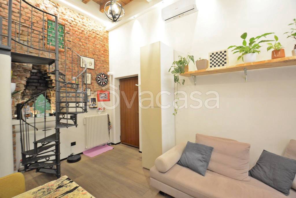 appartamento in vendita a Milano in zona Loreto