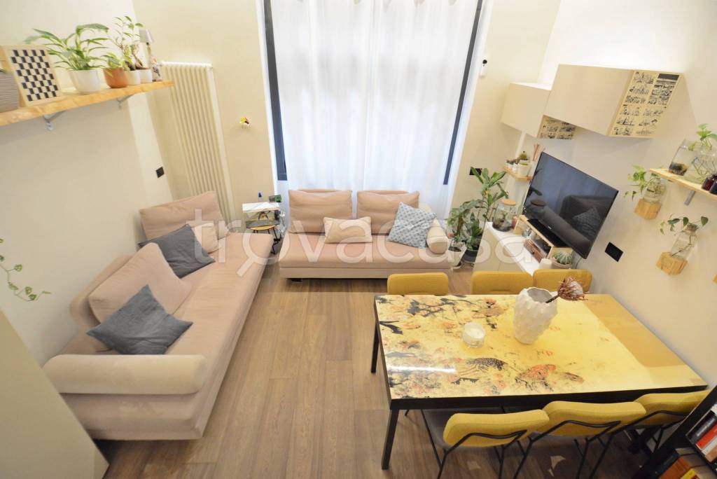 appartamento in vendita a Milano in zona Loreto
