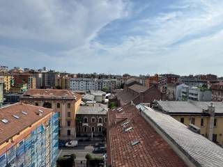 appartamento in vendita a Milano in zona Piazzale Lodi