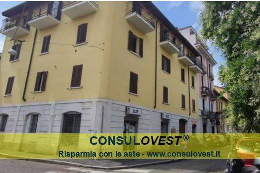 appartamento in vendita a Milano in zona Baggio
