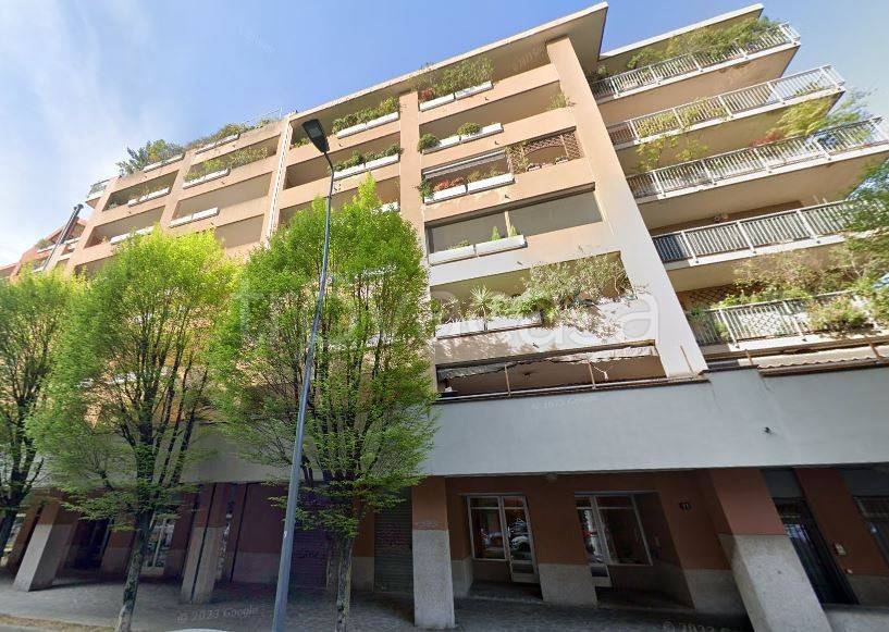 appartamento in vendita a Milano in zona Adriano