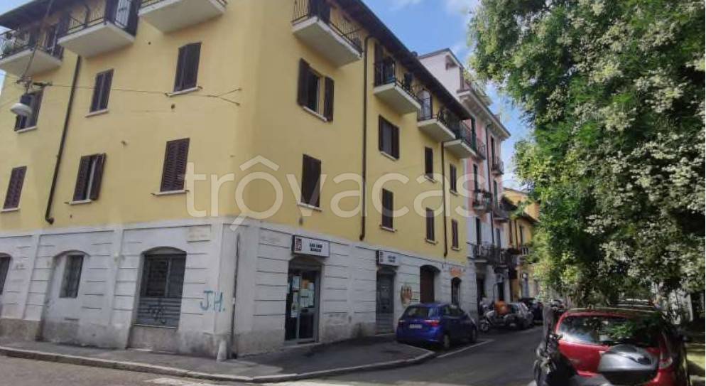 appartamento in vendita a Milano in zona Baggio