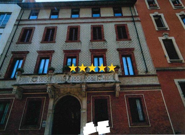 appartamento in vendita a Milano in zona Sant'Ambrogio