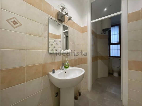 ufficio in vendita a Milano in zona Porta Nuova