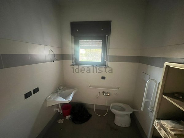 negozio in vendita a Milano in zona Bruzzano