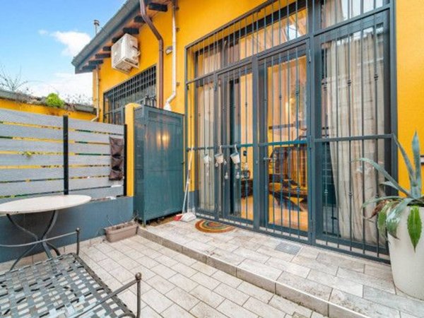 appartamento in vendita a Milano in zona Stadera