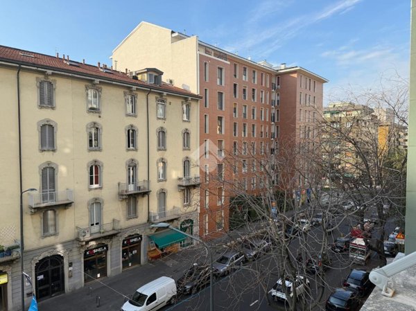 appartamento in vendita a Milano in zona Lorenteggio