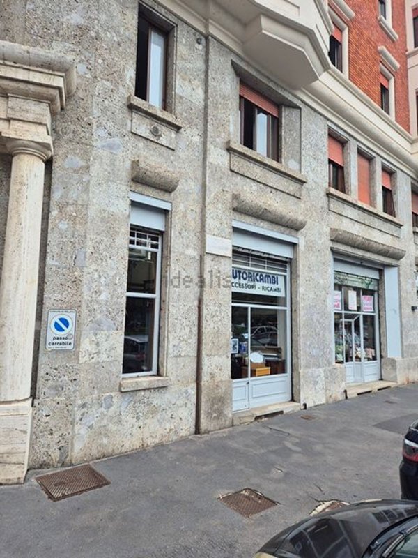 negozio in vendita a Milano