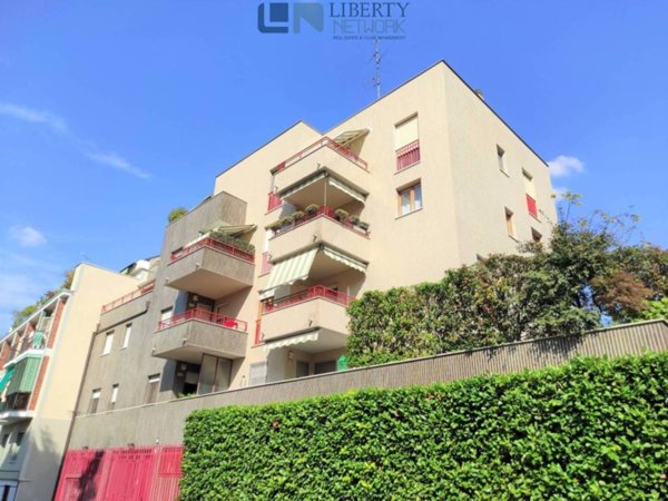appartamento in vendita a Milano in zona Piazzale Lodi