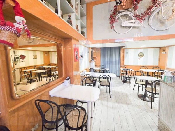 negozio in vendita a Milano in zona Forlanini