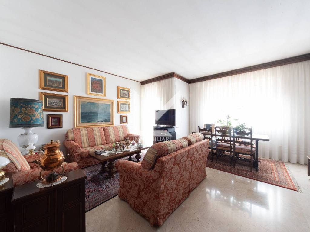 appartamento in vendita a Milano in zona Il Portello