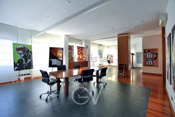 ufficio in vendita a Milano in zona Sant'Ambrogio