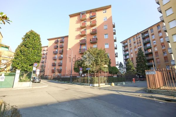 appartamento in vendita a Milano in zona Niguarda