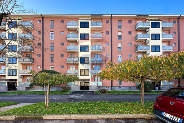 appartamento in vendita a Milano in zona Gallaratese