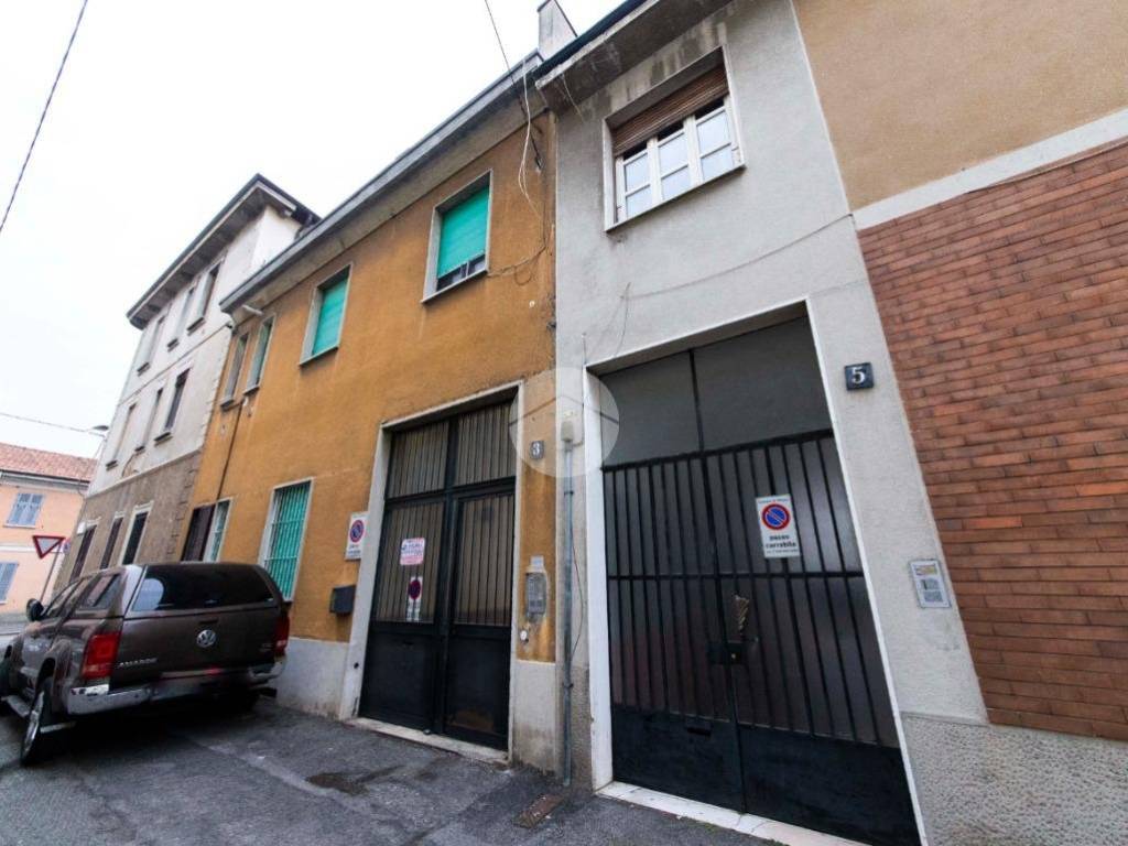 appartamento in vendita a Milano in zona Baggio