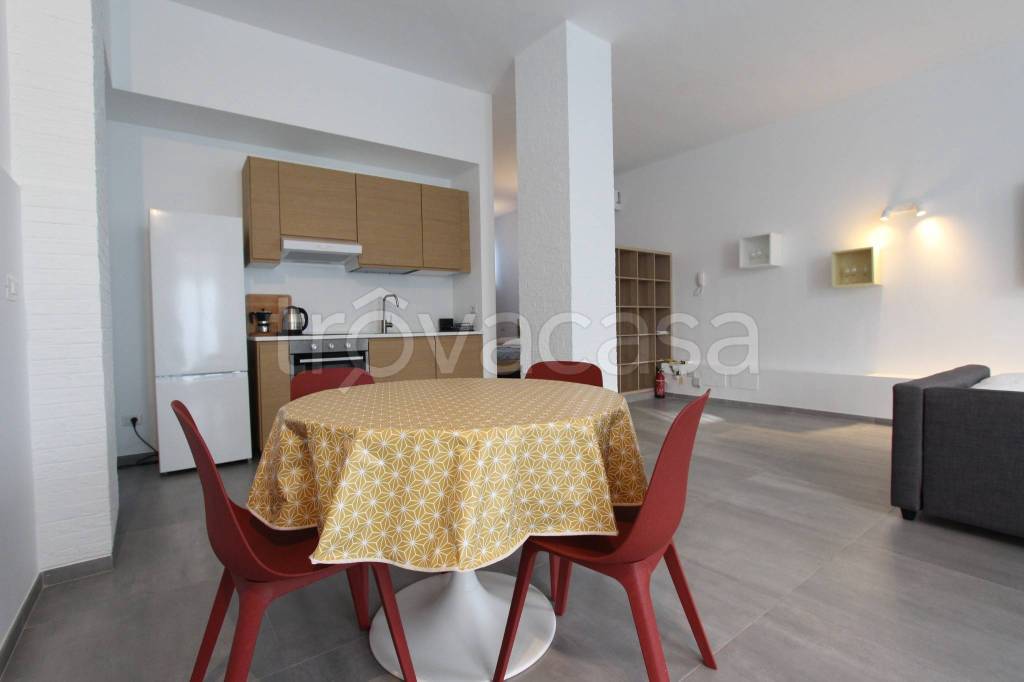 appartamento in vendita a Milano in zona Stadera