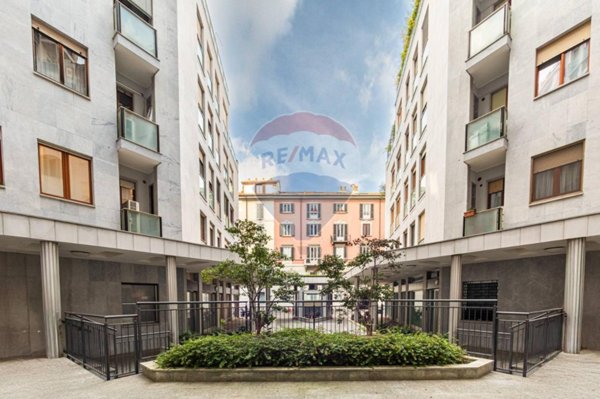 appartamento in vendita a Milano in zona Porta Nuova