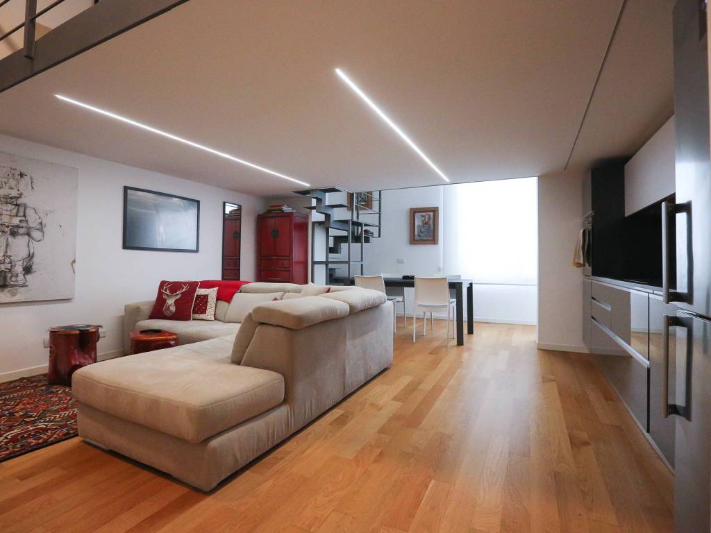 appartamento in vendita a Milano in zona Stadera