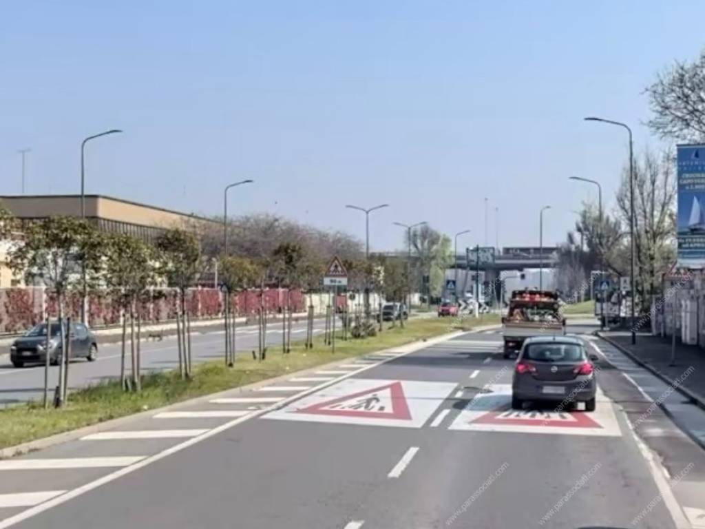 negozio in vendita a Milano in zona Lambrate