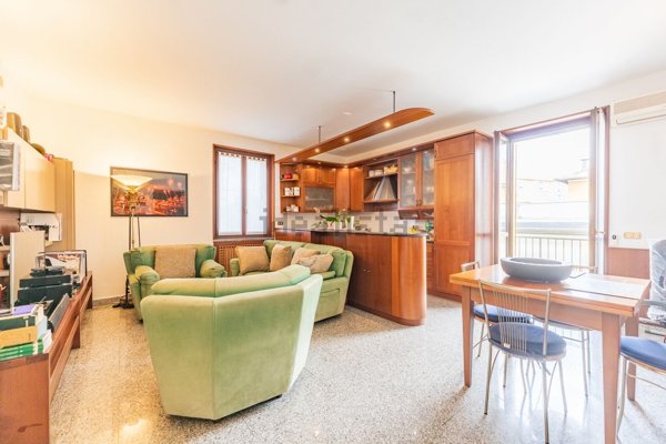 appartamento in vendita a Milano in zona Barona