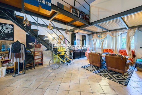 appartamento in vendita a Milano in zona Gorla