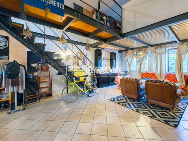 appartamento in vendita a Milano in zona Gorla