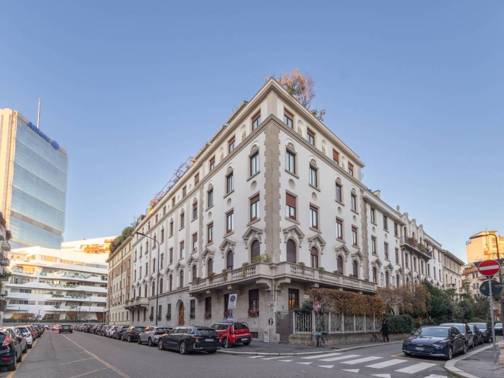 appartamento in vendita a Milano in zona Il Portello