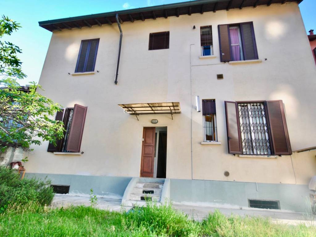 casa indipendente in vendita a Milano in zona Affori