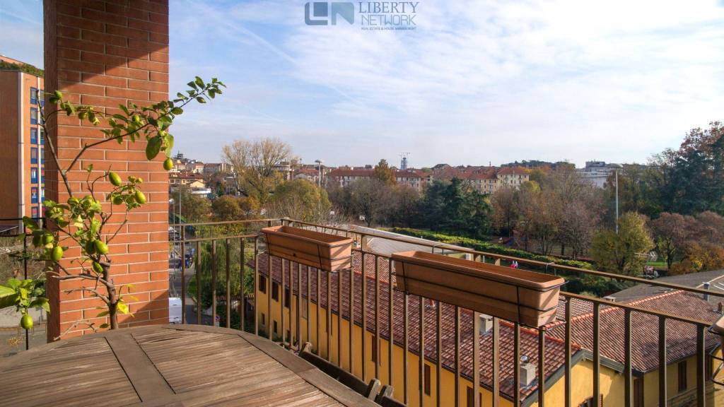 appartamento in vendita a Milano in zona Porta Genova