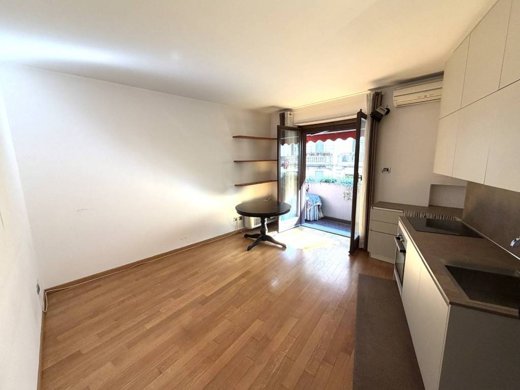 appartamento in vendita a Milano in zona Isola