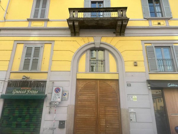 appartamento in vendita a Milano in zona Porta Genova