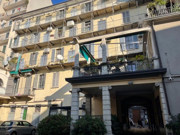 appartamento in vendita a Milano in zona Porta Genova