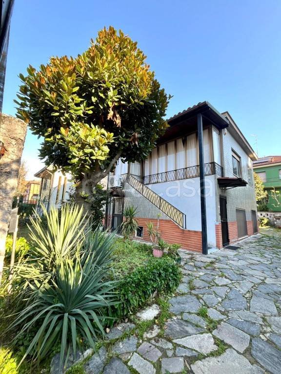 casa indipendente in vendita a Milano in zona Forlanini