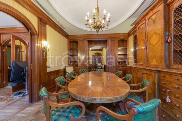 ufficio in vendita a Milano in zona Guastalla