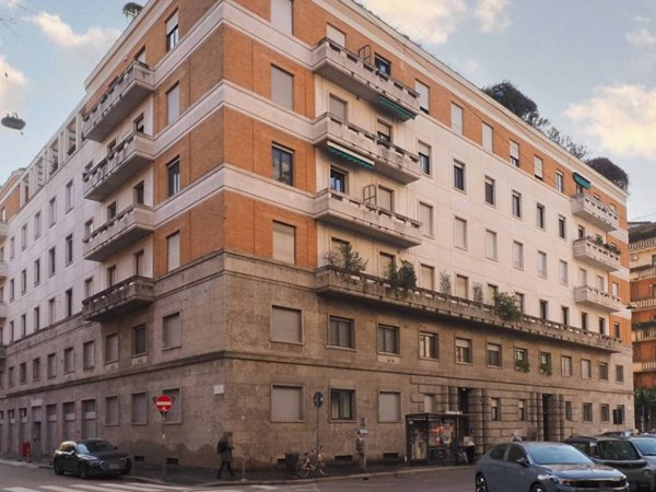 appartamento in vendita a Milano in zona Porta Garibaldi