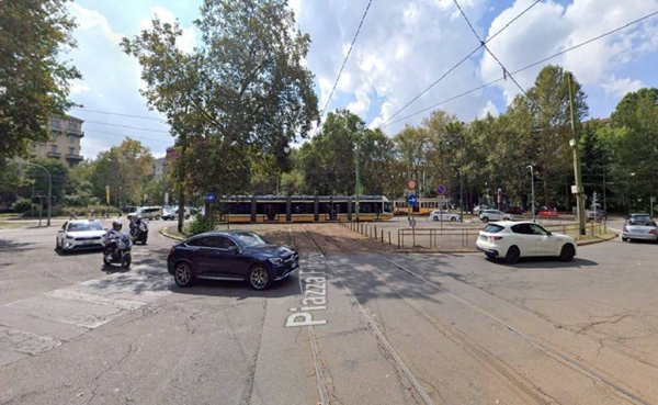 appartamento in vendita a Milano in zona Sempione