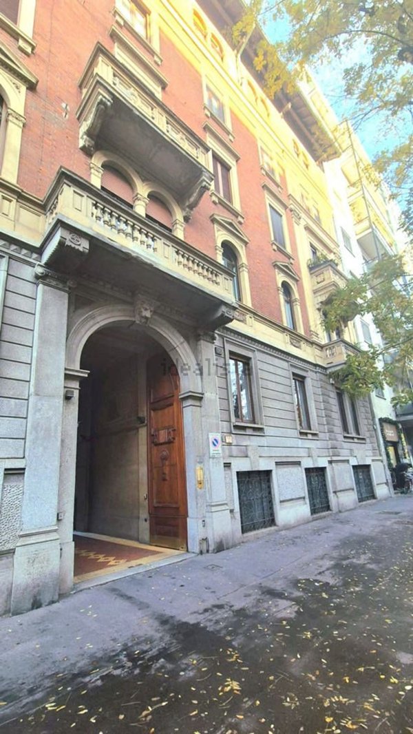 ufficio in vendita a Milano in zona Solari