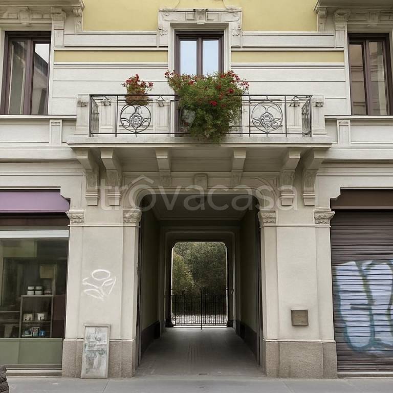 appartamento in vendita a Milano in zona Bocconi